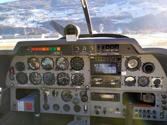 Instrument panel in the small cockpit 
