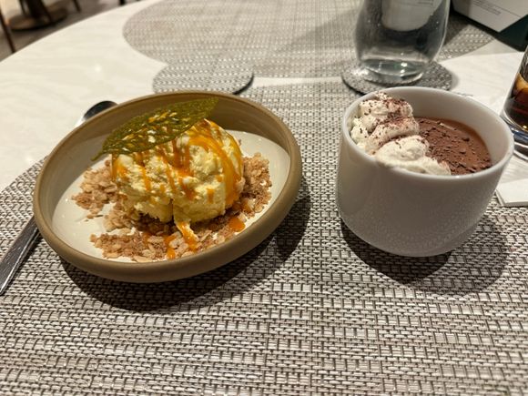 Ice Cream Sundae
Chocolate Mousse