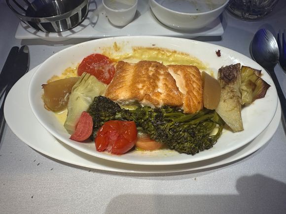 Main: Grilled Scottish salmon