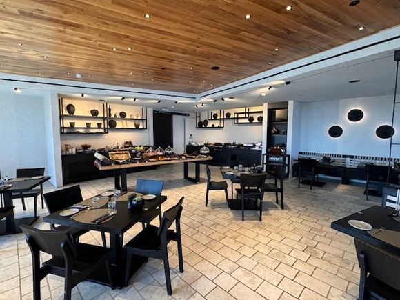 breakfast area. Lots of great options.