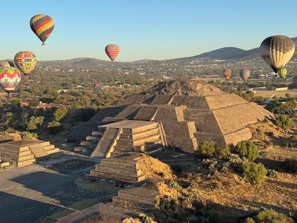 Close flight towards the pyramid of the moon.