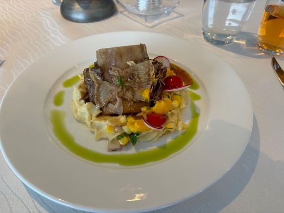 The bbq beef ribs was very good ;)