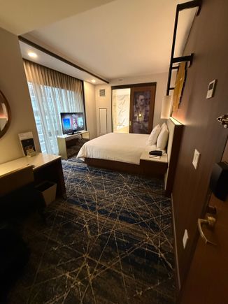 Deluxe king room