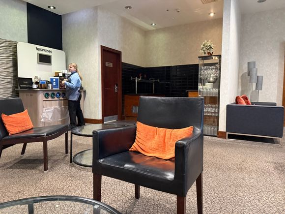 Exec lounge at 17:00