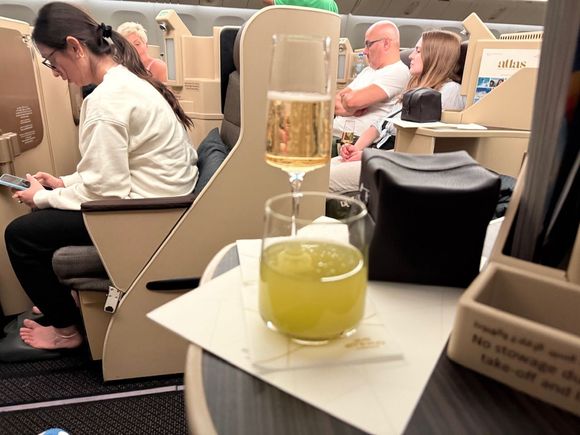 Lime and mint juice and champagne 