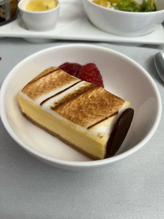 Lemon meringue bar. 