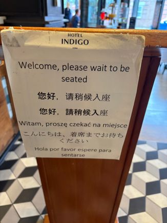Tell's you what languages are spoken