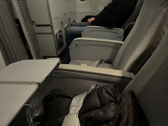 Full business, 6 rows and only free Seat next to me. And got platinum talk