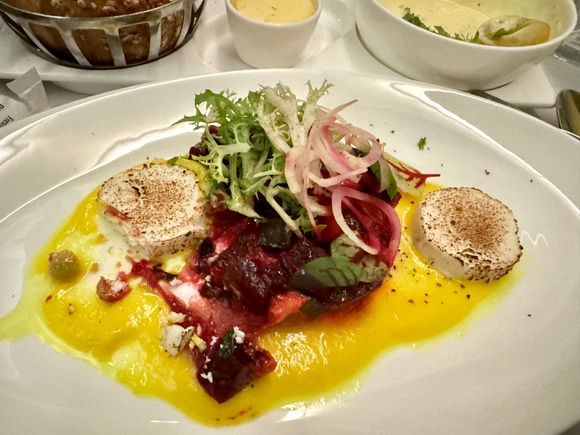 Beetroot tartare to start which was very tasty 