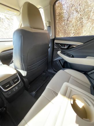 Rear seat room 