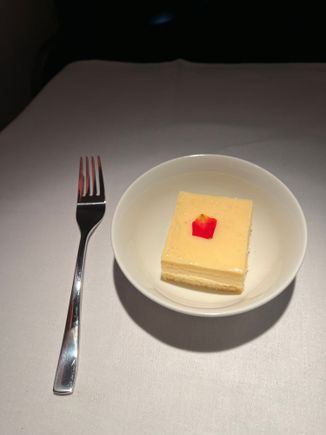  Cheesecake, Japan style, very light. 8/10