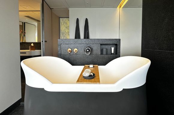 Bathtub 