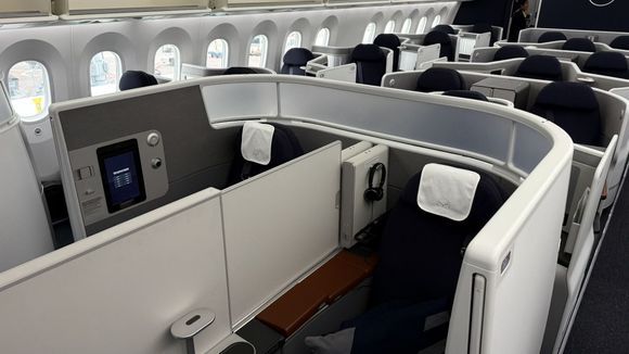 Suite (1D and 1G), with removable divider. 