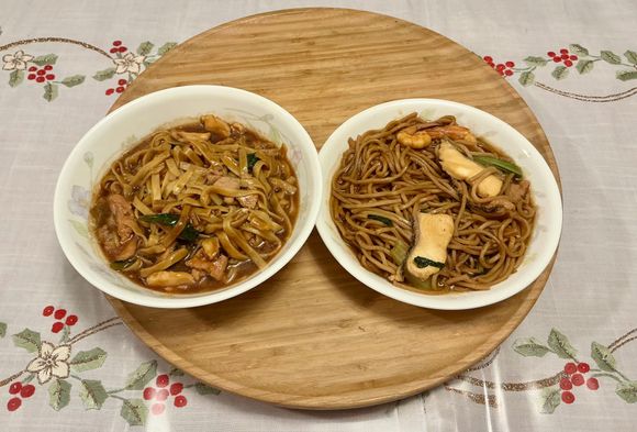Hokkien mee and “ ee “ mee / noodles