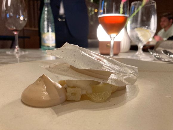 Foodie alert!
If i am buried alive, i want to be buried into above,
Major food or*asm:
Pear, vanilla and licorice
Pera, vainilla i regalèssia
Pera, vainilla y regaliz
(Like an angel touchdown on your tongue)