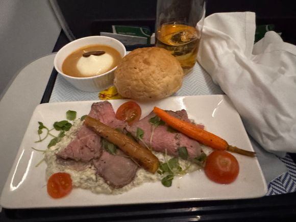 GLA-LHR Beef Salad, no menus given out so not sure what the veggie option was. 