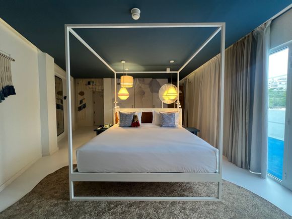 Modern four-poster bed