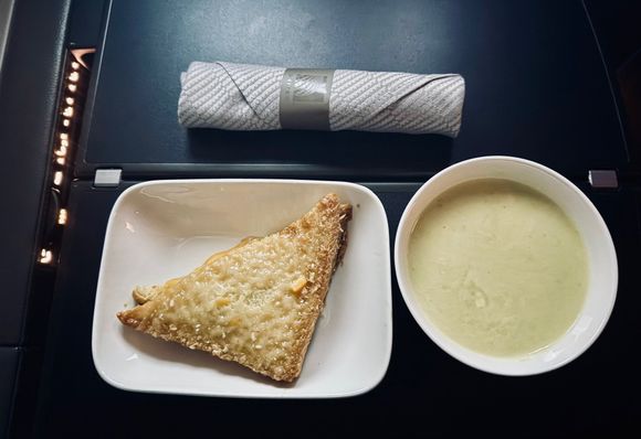 Big fan of the three cheese mid-flight and the potato leek soup was tasty