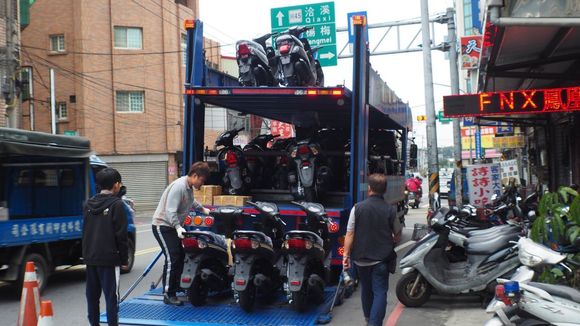 How they deliver bikes to the retailer