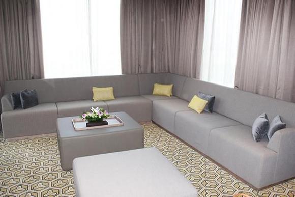 King suite living room.