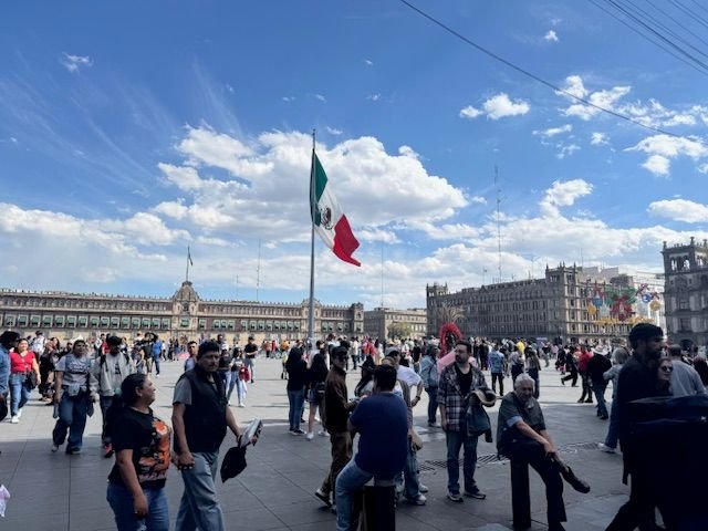 Zocalo. The central square.