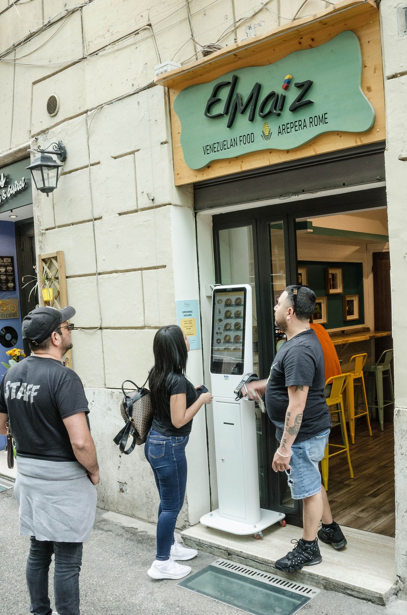 Our newest foodic discovery in Rome: the corn-based Venezuelan eatery El Maiz in Romes Prati district. Good stuff. And certainly the most high-tech ordering arrangement that we encountered on this trip! *molto grazie for this tip goes out to Lonely Planets incomparable poster/mod on the Thorn Tree forum: Lucapal.