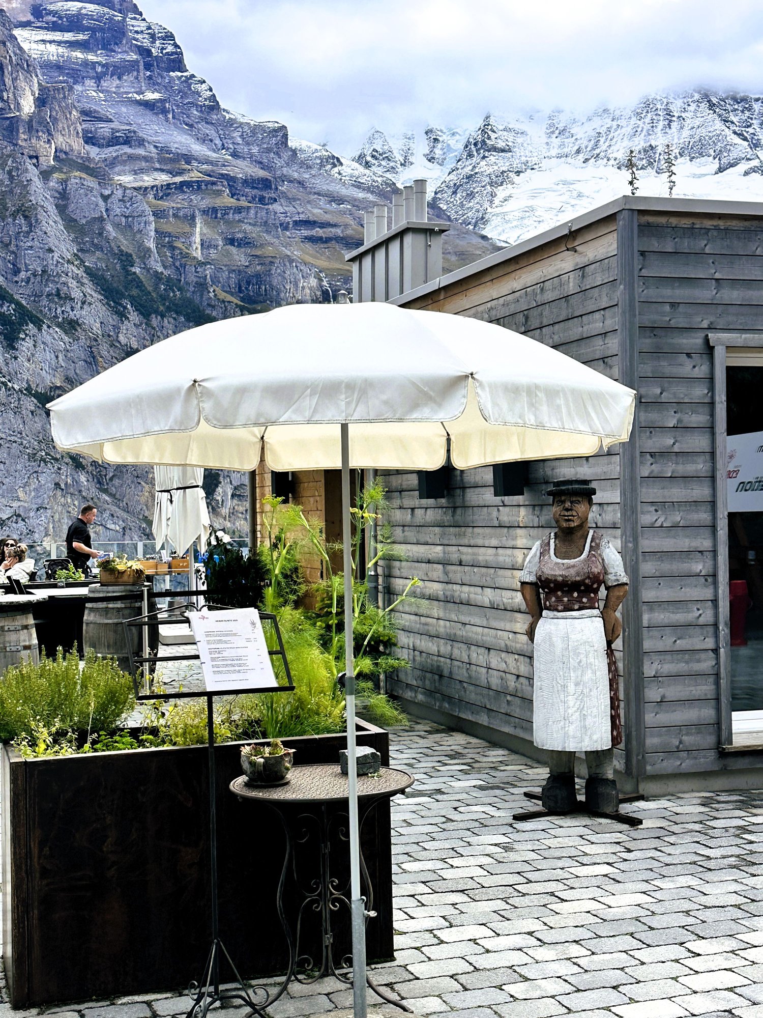 Walking around M�rren 