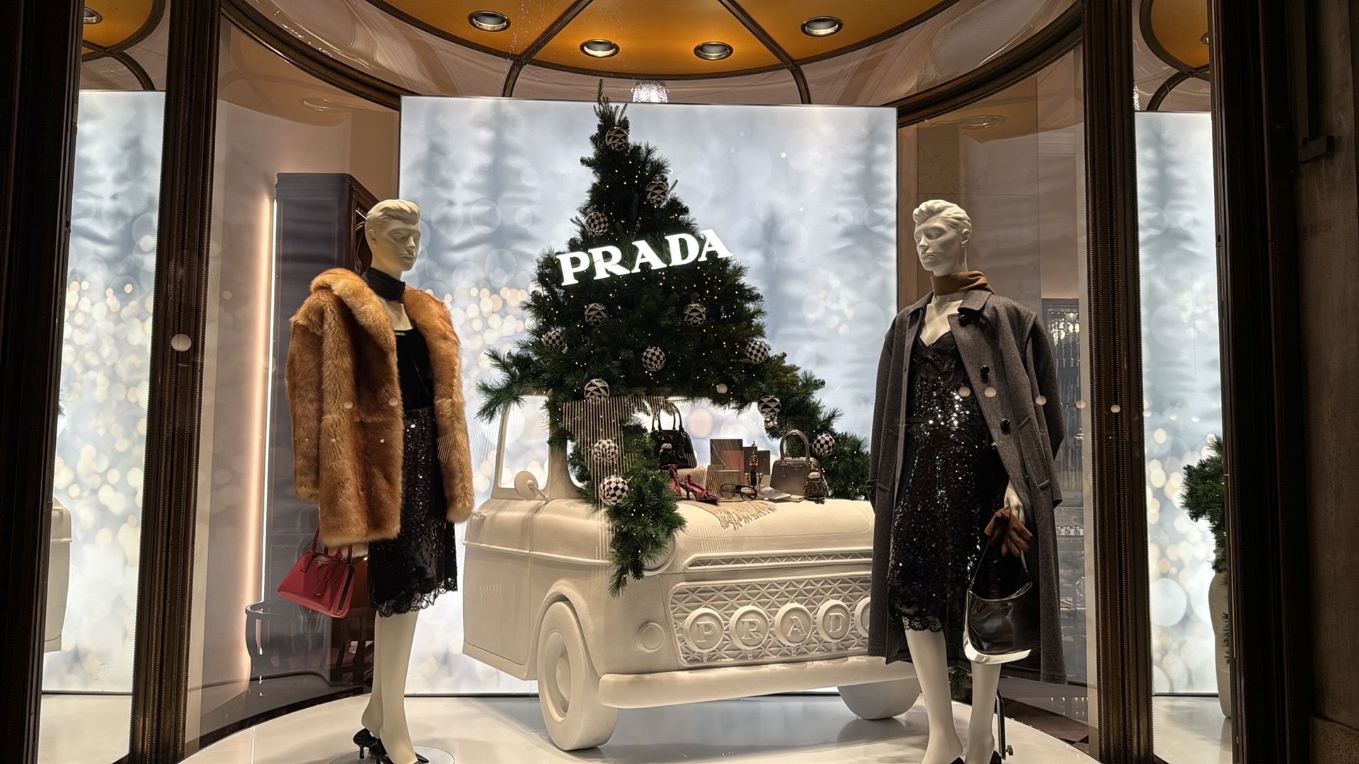 Very fancy window shopping in the galleria