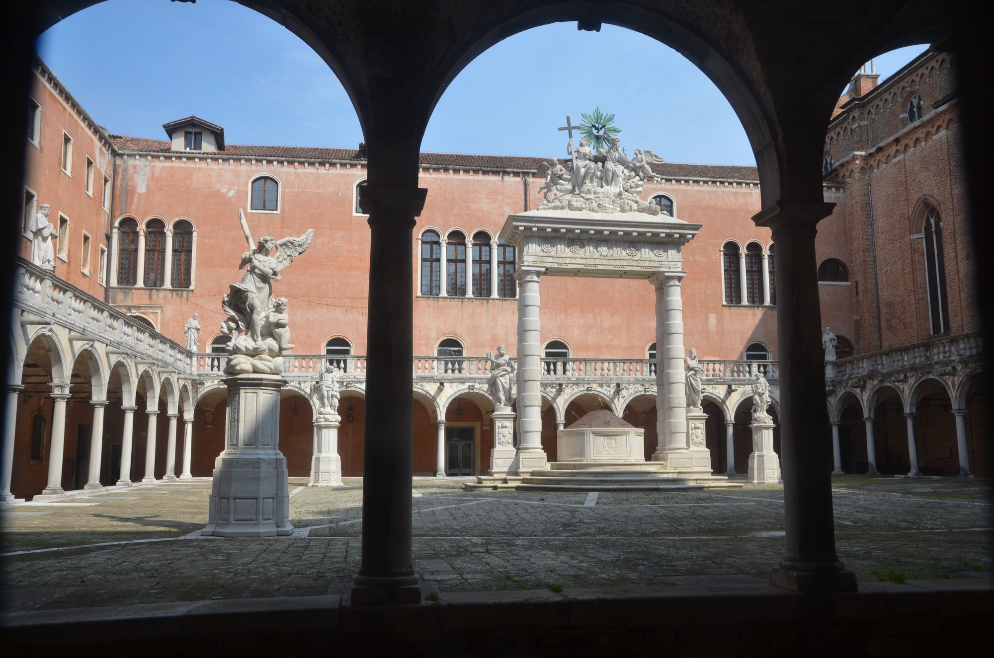 Frari church, cloisters