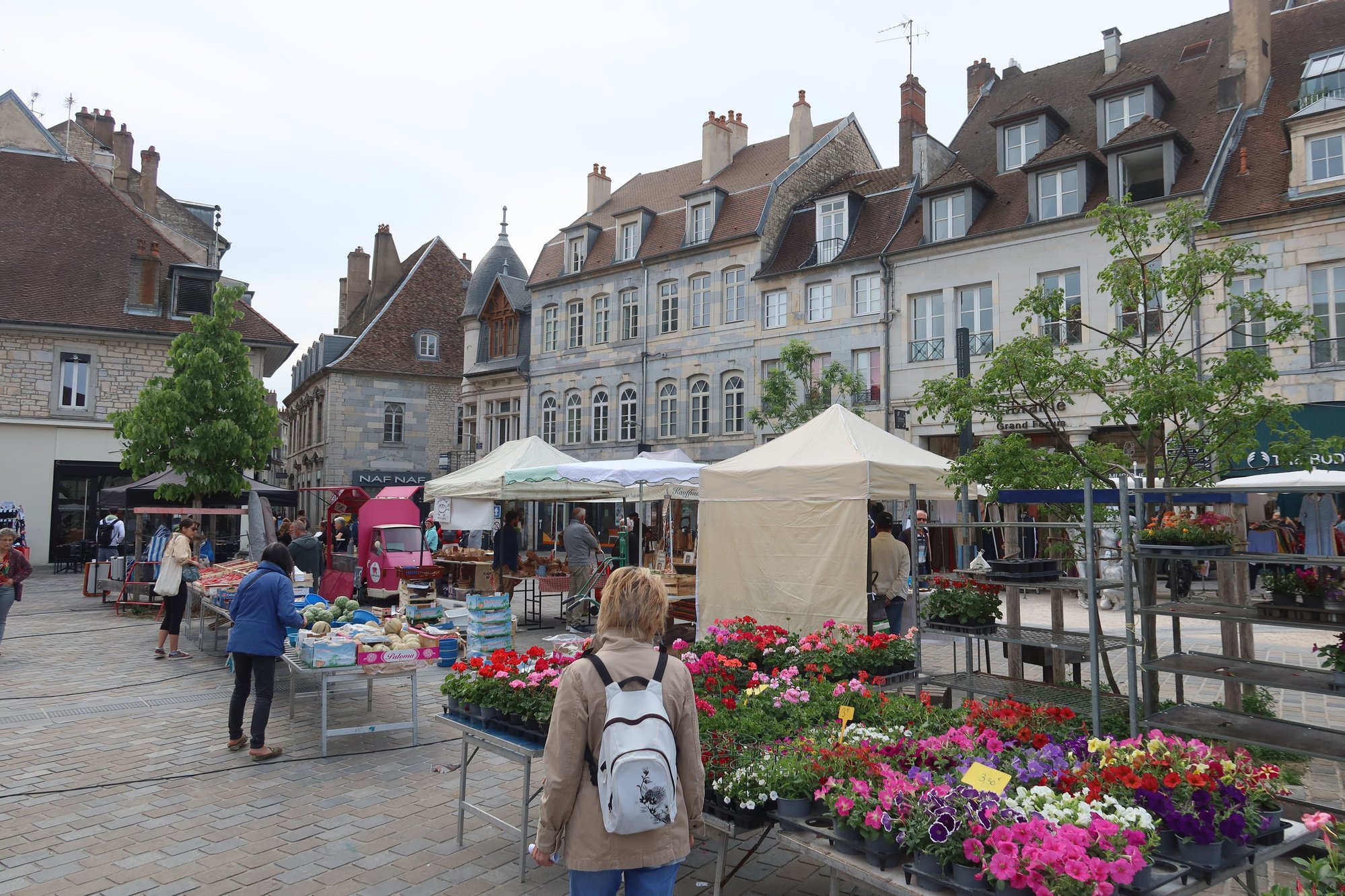 Outdoor Market at Revolution Square