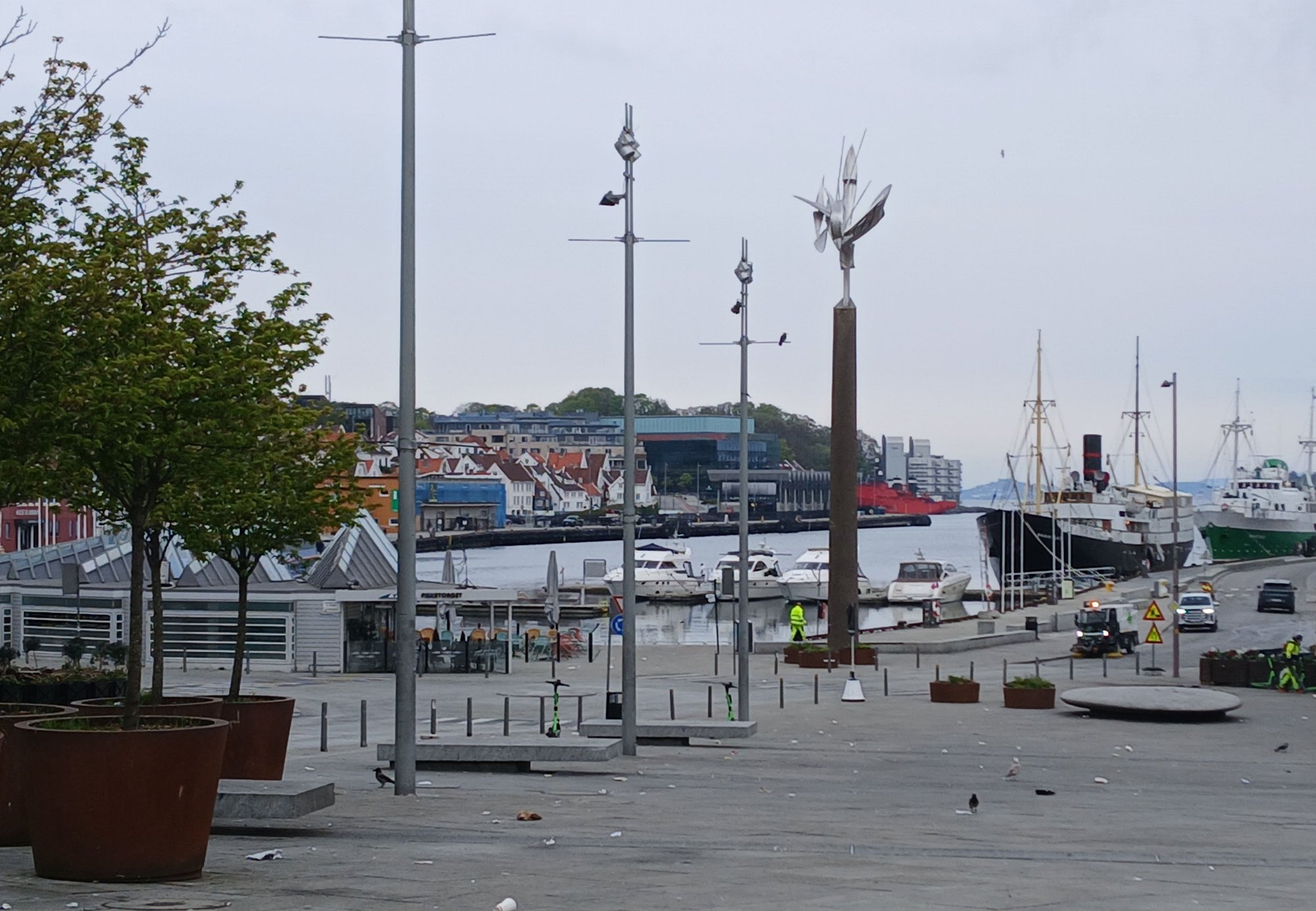 An early shot of the quiet Stavanger harbour