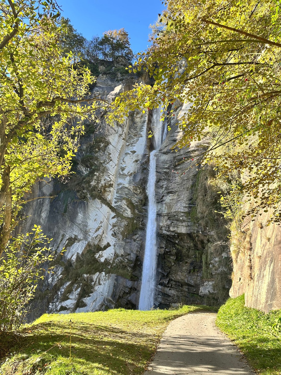 Walking the Via Bregaglia trail