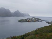 Approaching the village, view from the high road