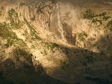 Close up of the waterfalls in the above photo.