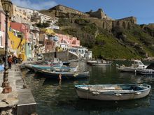 Prior to covid, we'd originally booked a week at the Corricella Hotel. It is that pink building dead center. Their Lampana restaurant also has an exceptional perspective. The contrasting dullness of the former prison Castell d'Avalos aka Palazzo Reale (closed 1988) looms overhead. mafia figures were once imprisoned there. 