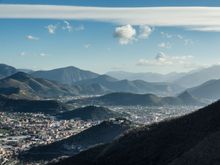 En route to Herculaneum, we traversed the inland parts of greater Naples. Later, I'll post a description of our (mis)adventure staying with an upper class Napoli family during Xmas '90.