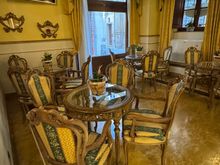 The elegant breakfast room