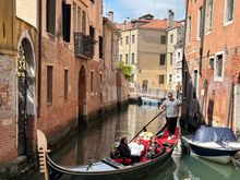 The canals, the bridges, the gondolas, the architecture - Wow, what a gorgeous and unique city!
