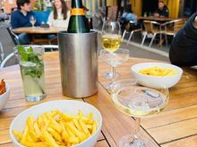 Chips and champagne stop in Oxford.