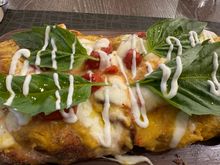 I chose LIEVE'S 'pizza en pale" because it was said to be crispy and cooked for a long time at low temperatures, unlike their regular pizza.   A little too thick and not crispy but flavors were good; I could only eat a quarter.