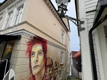 Interesting outdoor art! 