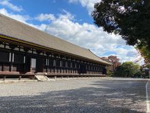 The long hall that houses the 1000 Kannons and guardian deities