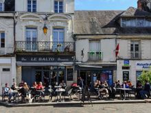 Typical French cafe at Place de l'Hotel de Ville.