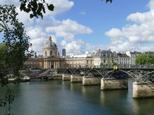 Pont des Arts, walking between busses