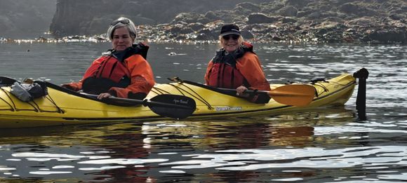 That’s me with a very goofy grin and if you look carefully there are seals swimming all around us. This was the highlight of the trip 🦭