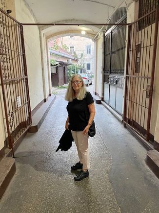 Are you sure it's down this alley?  Seems sketchy...