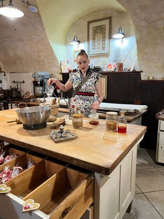 Fun tour of gingerbread making 