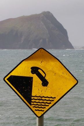 Road sign in Ireland.......pay attention!   