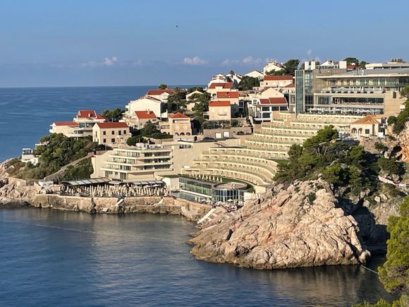 The Rixos Premium hotel just down the road from Hotel Lero and way down the road from our socio-economic station!