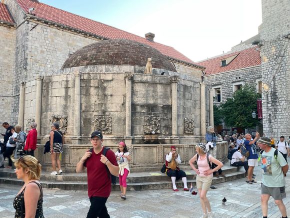Onofrio's Big Fountain. Dubrovnik had an aqueduct that brought water from 7 miles away.